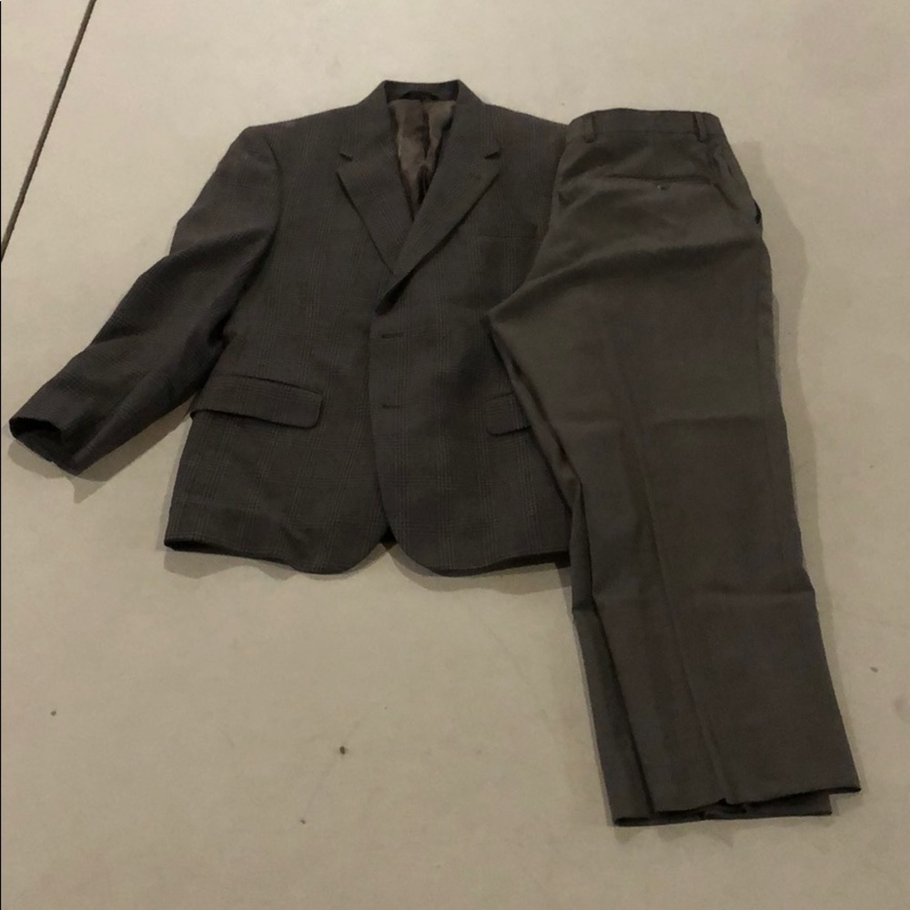 Jos A Bank men’s suit
